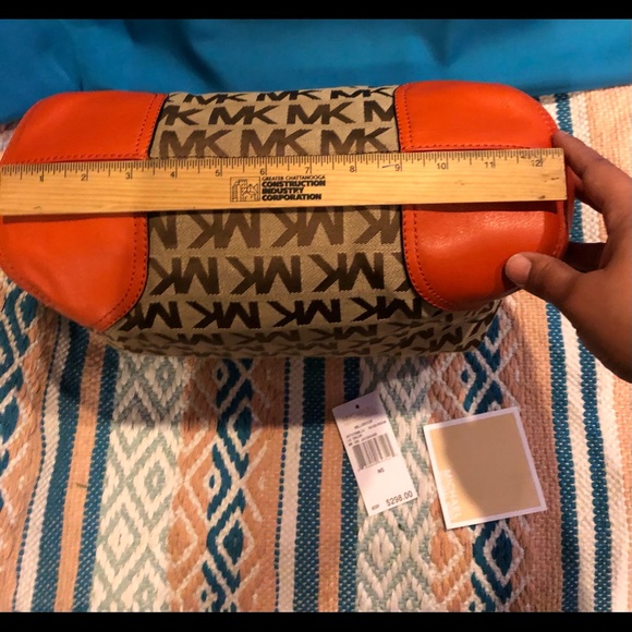 NWOT Michael Kors Signature hobo - Picture 3 of 5